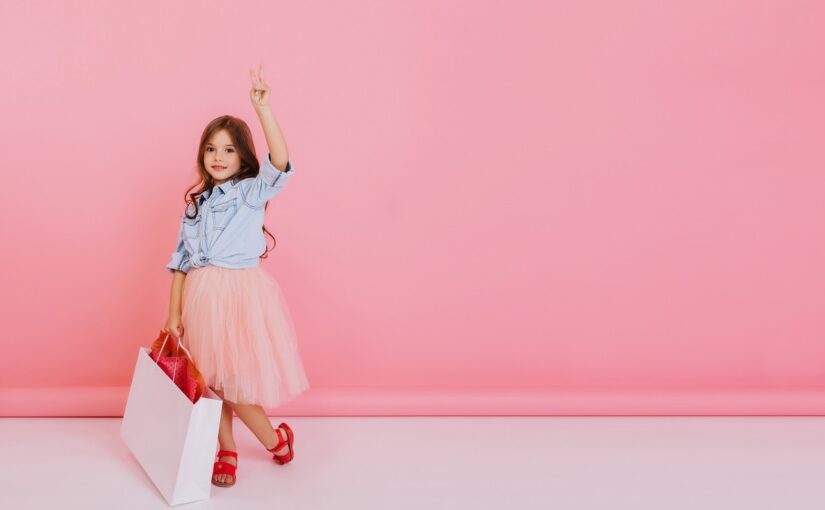 Guia para comprar roupa infantil barata e na moda